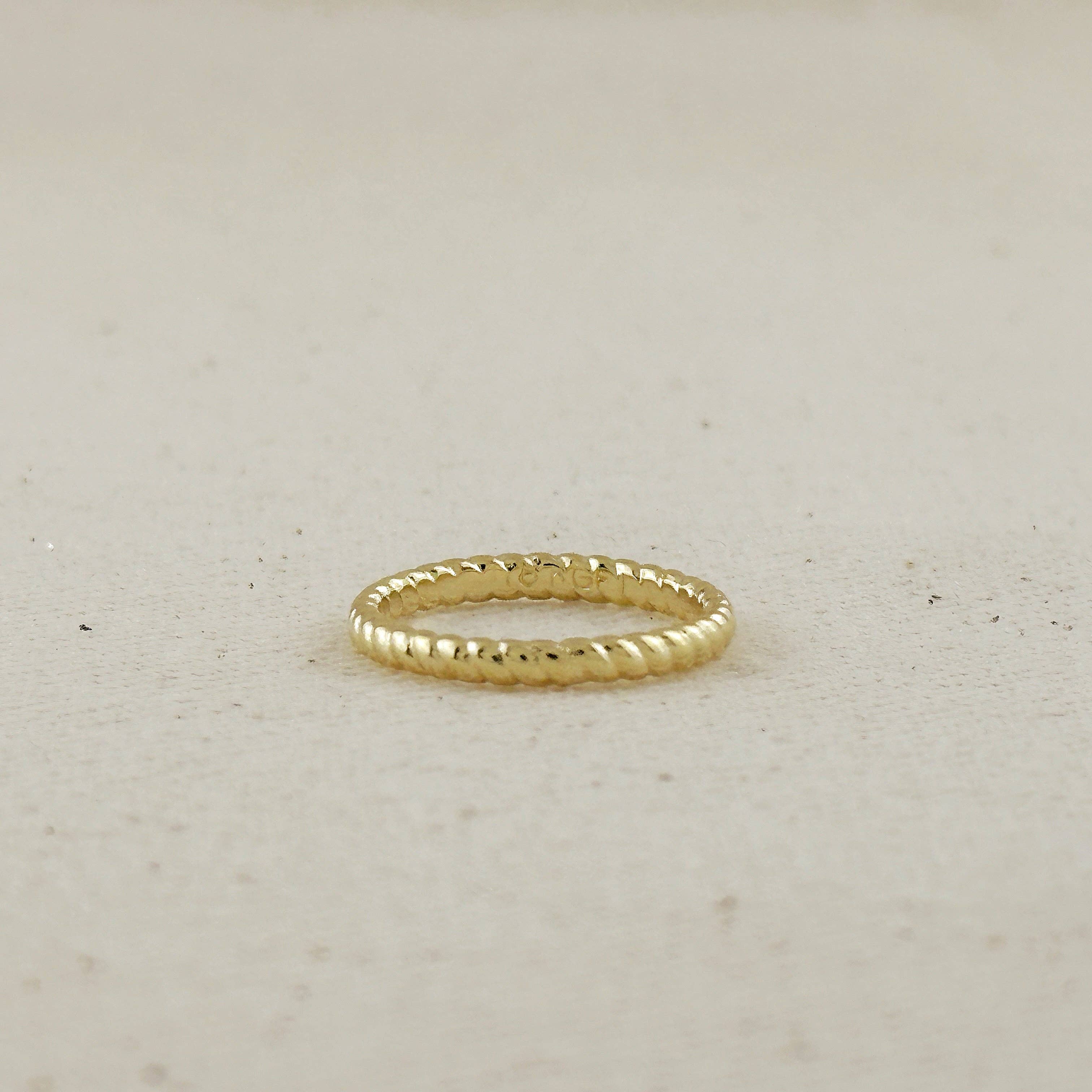 Twisted Design Band Ring: Size 8 in 18k Gold Filled