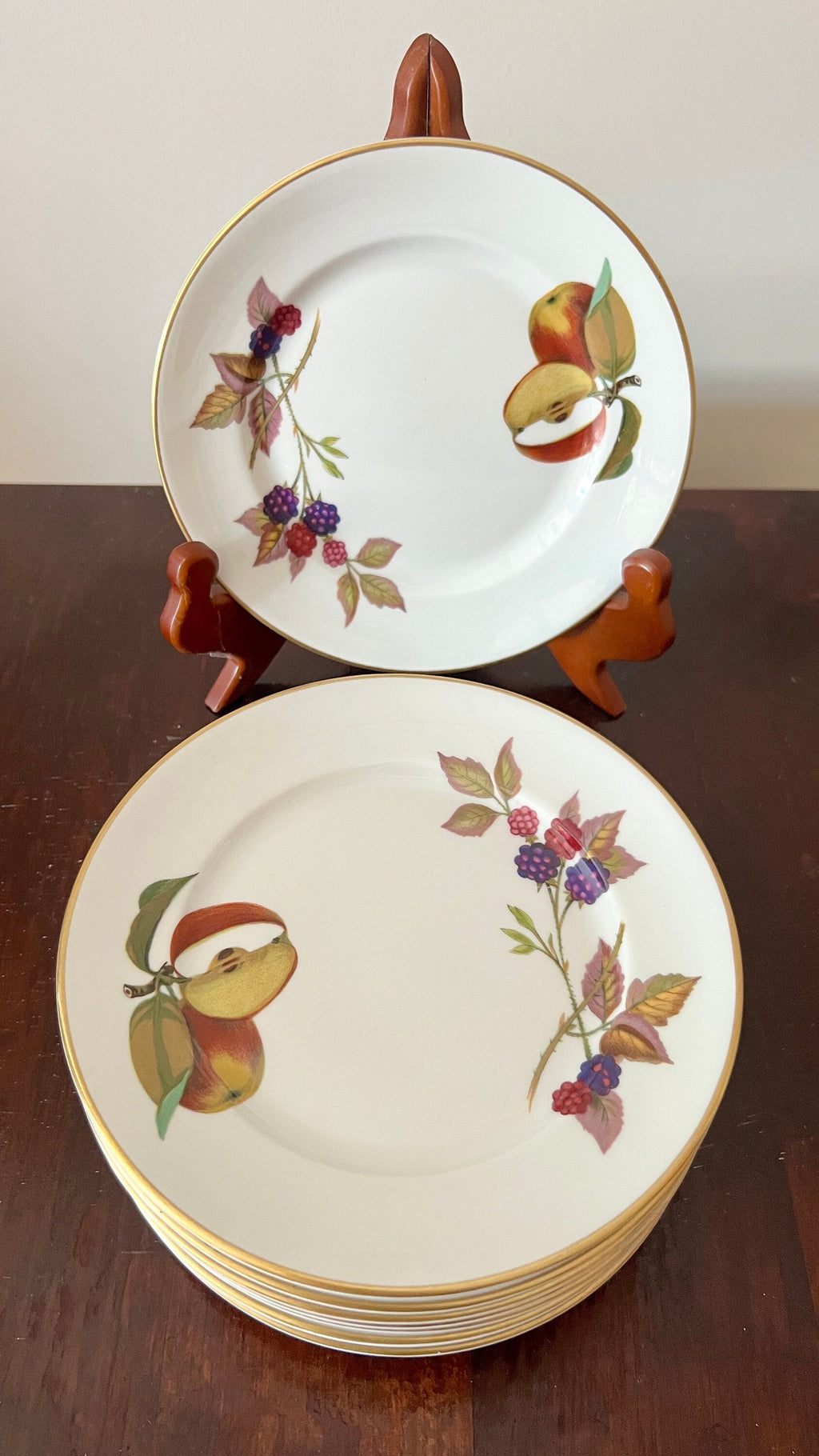 Set of 8 Evesham Bread and Butter Plates Royal Worcester 6 5/8