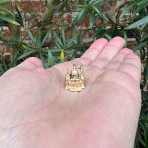 St. Paul&#39;s Cathedral is one of the most recognizable landmarks in London, and this charm captures the essence of the building perfectly. Rutledge Exchange is a Boutique Jewelry and Antiques Business in Historic Downtown Camden SC.